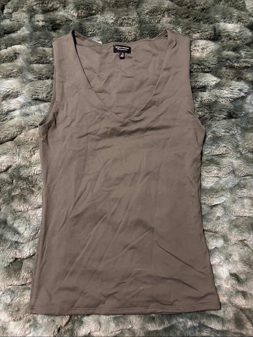 Buckle Black Essentials Women's Olive V-Neck Tank Top